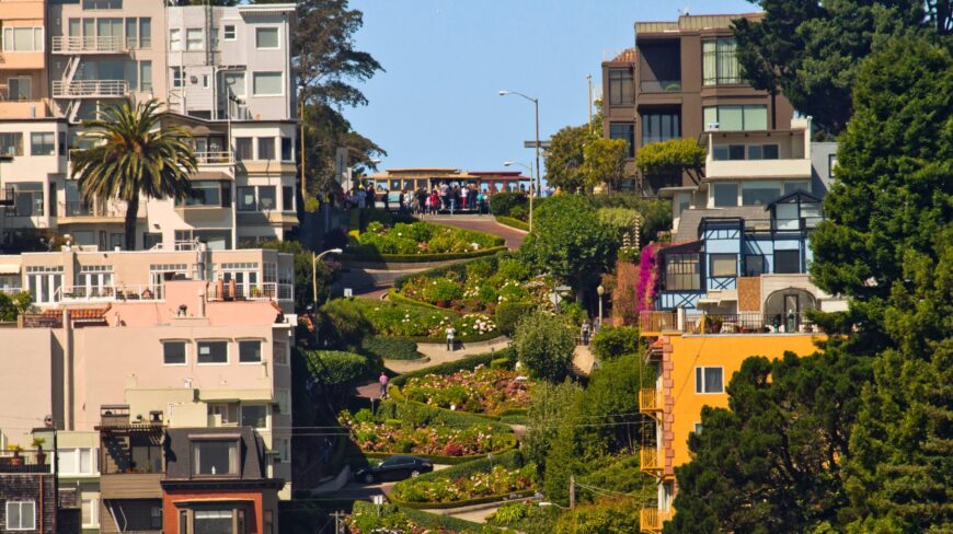 Photo of Lombard Street in San Francisco